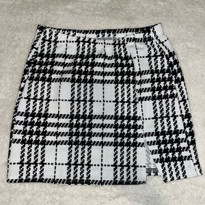Houndstooth Mini Skirt